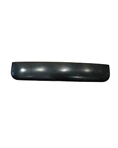 Experience the perfect blend of style and functionality with the Volvo 164 Black Sunshade Cap. Measuring 102 cm x 19 cm, this sunshade cap is designed to fit your Volvo 164 seamlessly. Crafted from durable materials, it ensures long-lasting protection aga