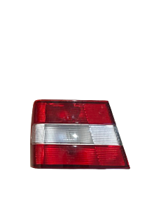 Volvo achterlicht links  Volvo typeVolvo 940 4-deurs Volvo 960 4-deurs : Volvo onderdeel nr 3538340u gebruikt