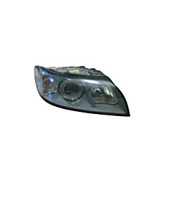 volvo Koplamp rechts Volvo V50 1.6D Kinetic (’04-’12) onderdeel nummer 30698886U (gebruikt)